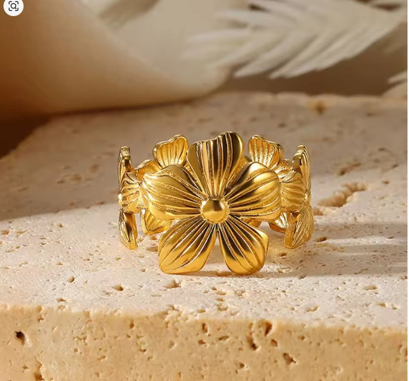 Daisy dipped Ring