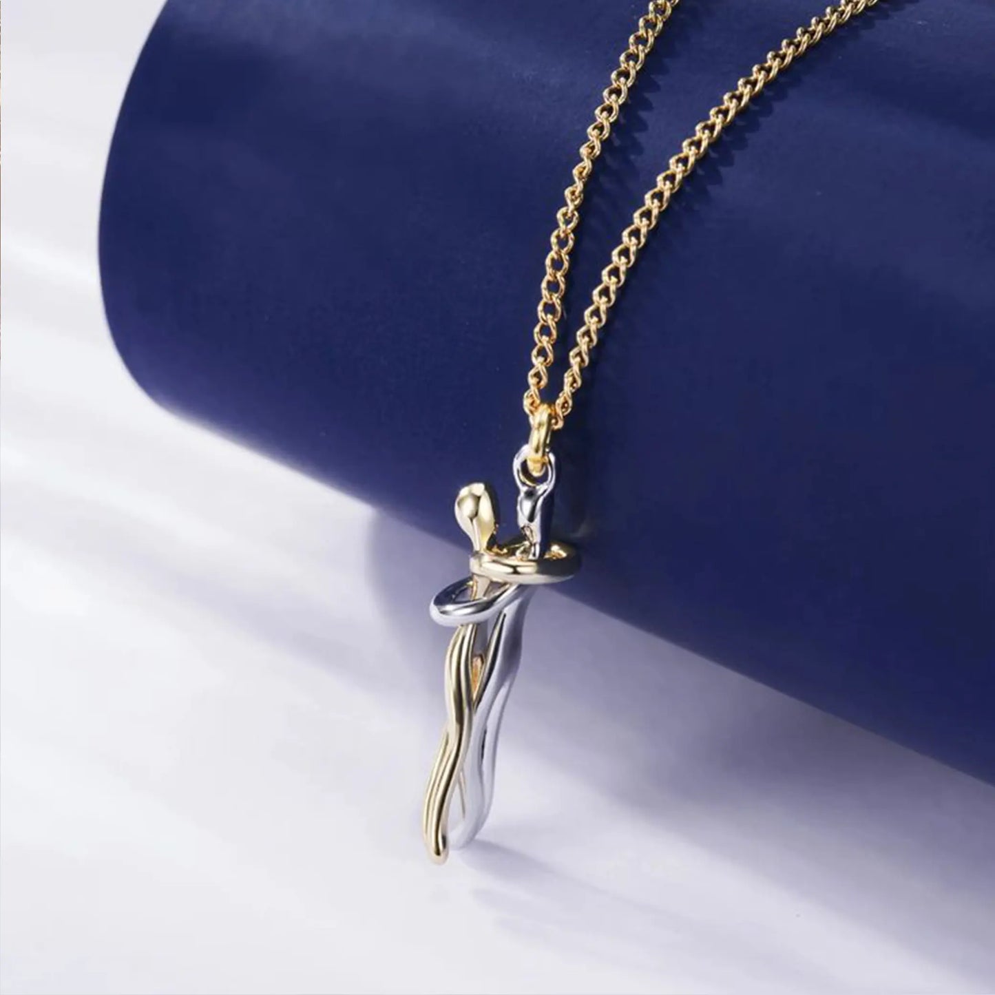 Hug Lovers Necklace