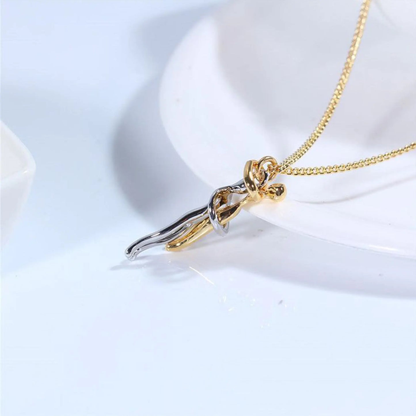 Hug Lovers Necklace
