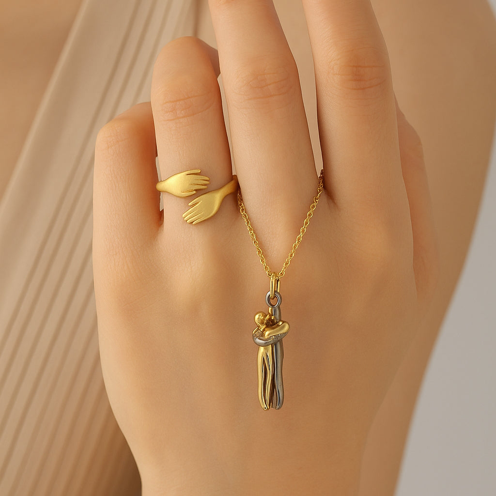 Hug Lovers Necklace