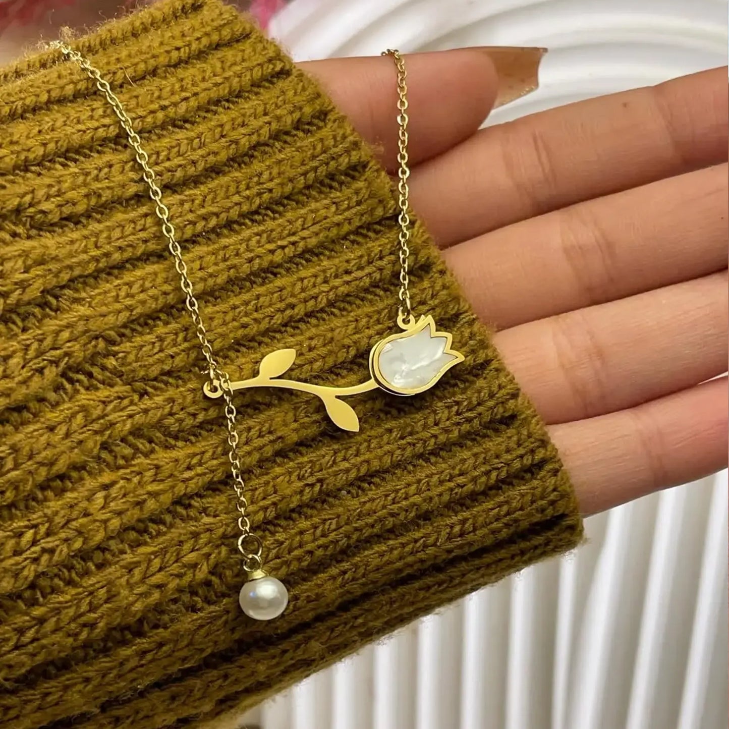 Floral Pearl Necklace