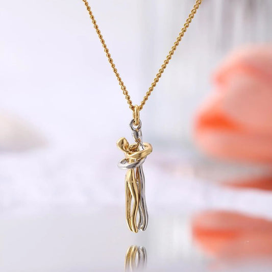 Hug Lovers Necklace