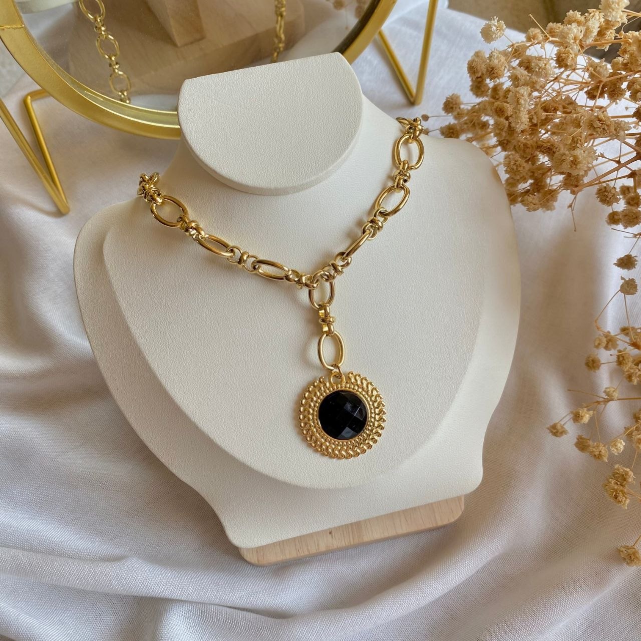 Midnight Aurelia Necklace