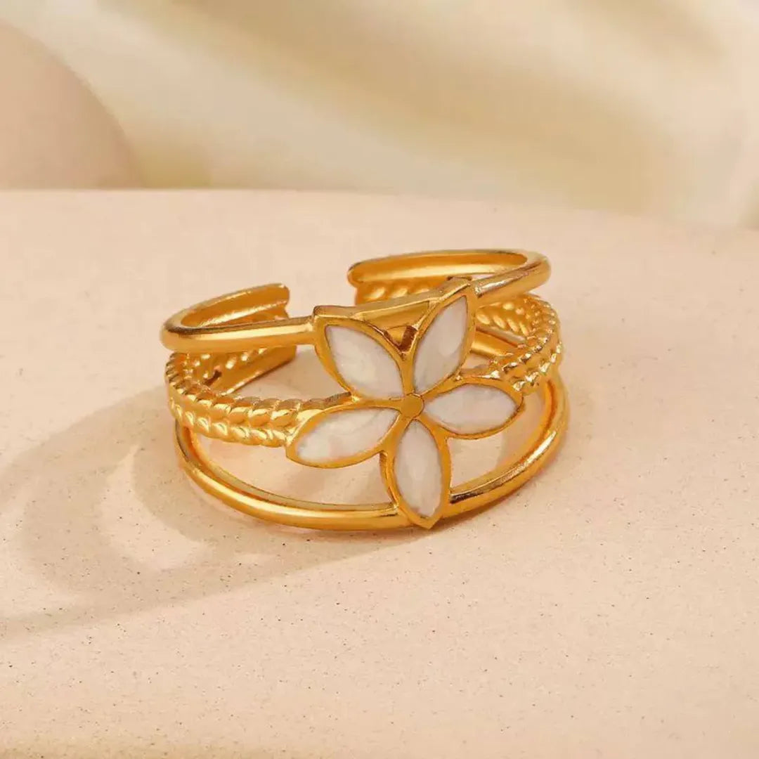 Elegant Flower Ring