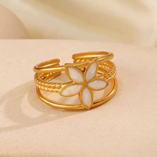 Elegant Flower Ring