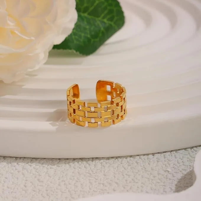 Stunning open Ring