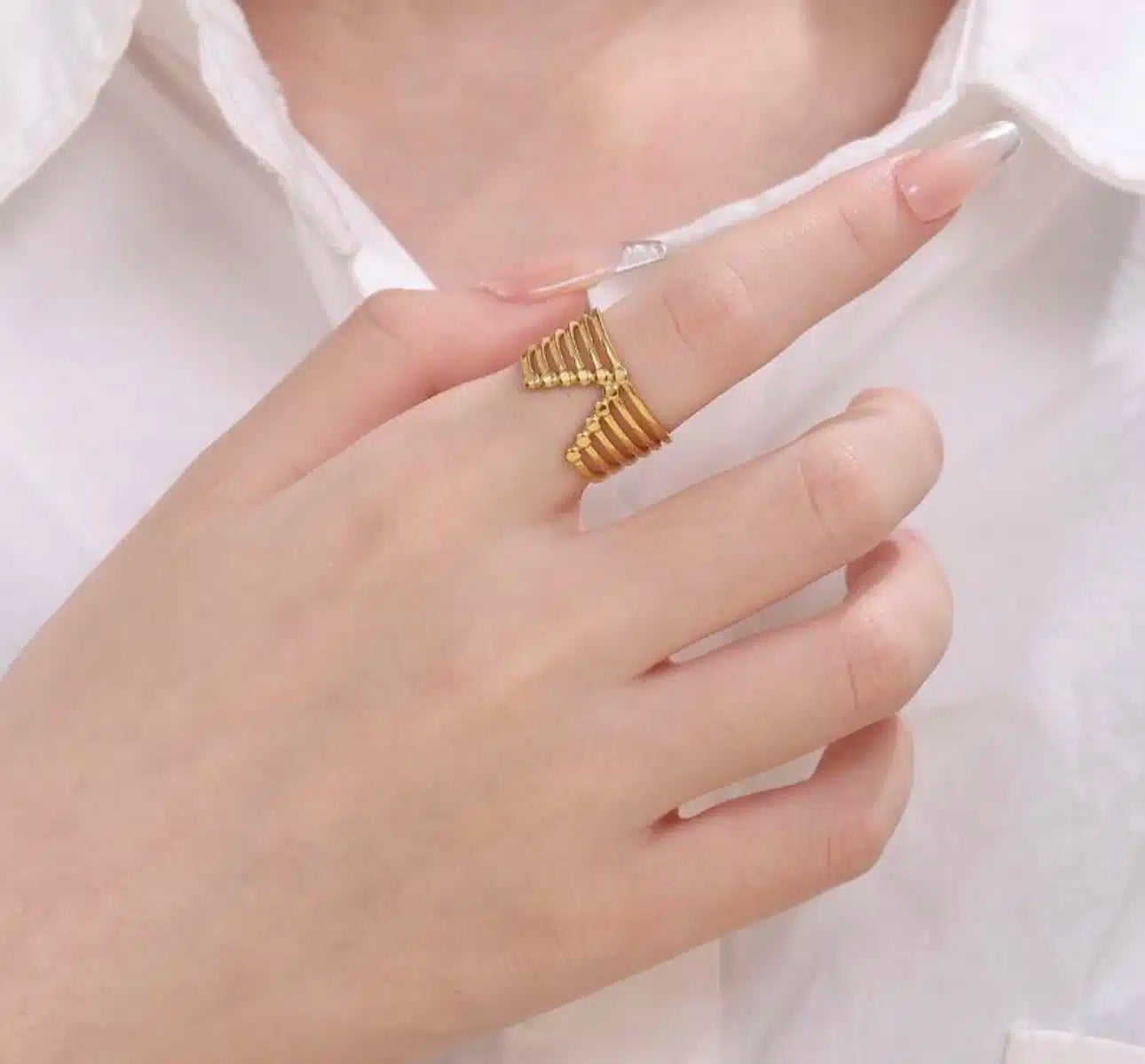 V Design Ring