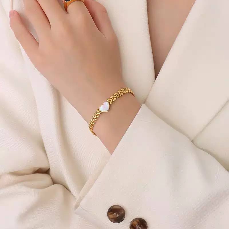 The Leaf Heart Bracelet