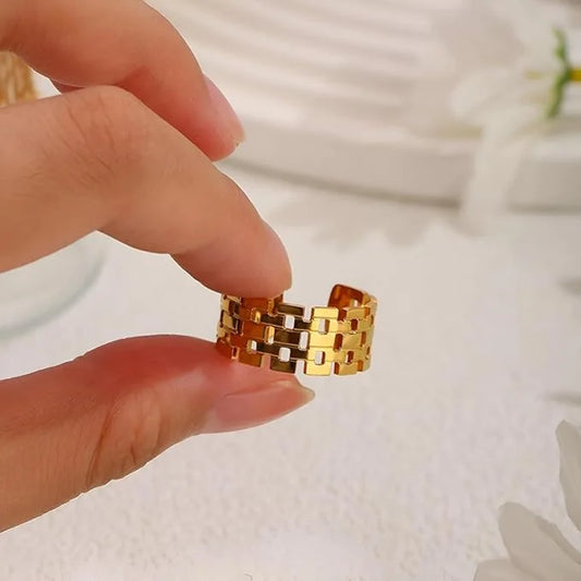 Stunning open Ring